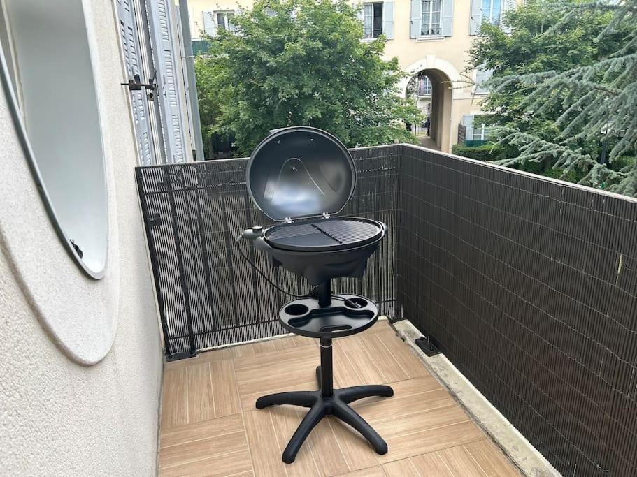 Once Upon A Time - 7Min From Disneyland - Free Private Parking - Self Checkin - Balcony - Barbecue Magny-le-Hongre Extérieur photo