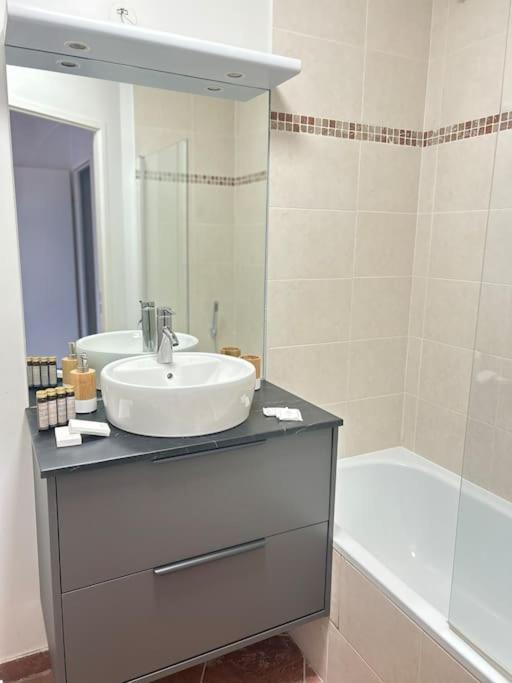 Once Upon A Time - 7Min From Disneyland - Free Private Parking - Self Checkin - Balcony - Barbecue Magny-le-Hongre Extérieur photo